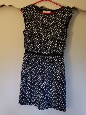 LOFT Green and White Printed Cap-Sleeve Sheath Dress